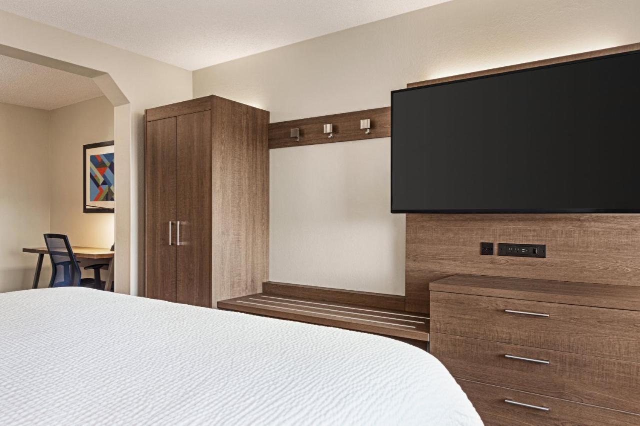 Holiday Inn Express Hotel & Suites Anniston/Oxford By Ihg Exterior foto