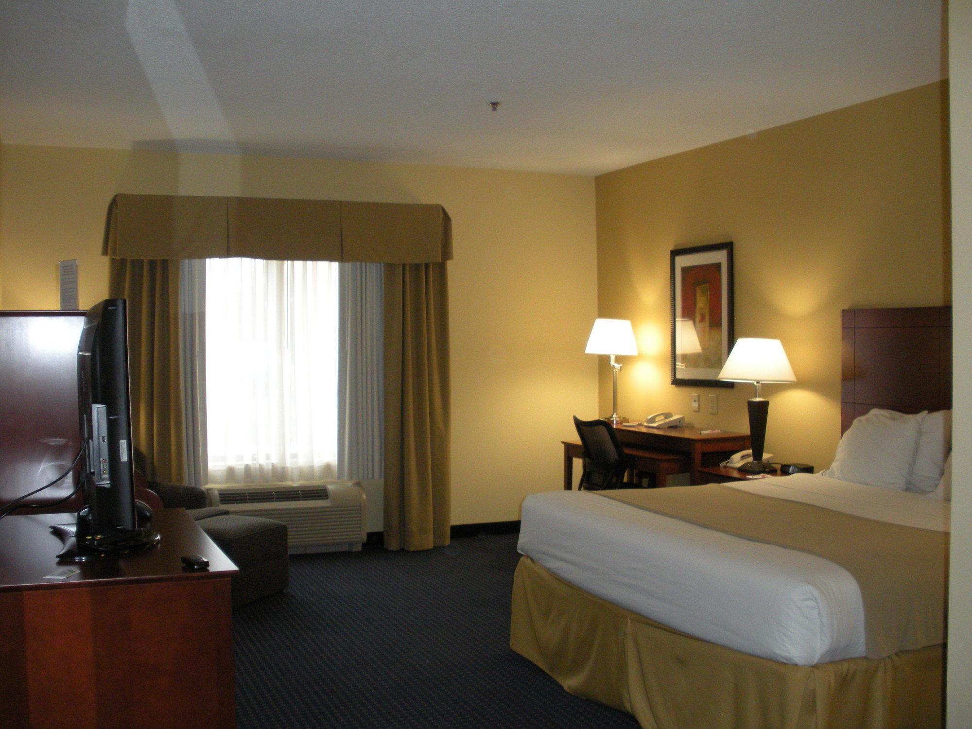 Holiday Inn Express Hotel & Suites Anniston/Oxford By Ihg Exterior foto