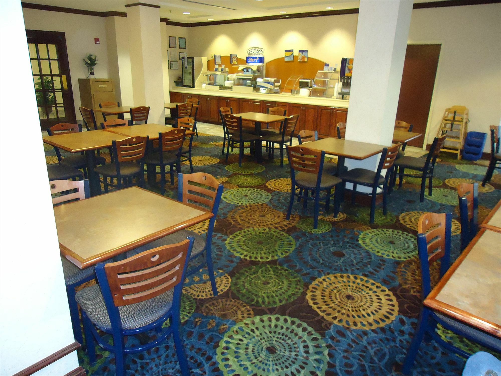 Holiday Inn Express Hotel & Suites Anniston/Oxford By Ihg Exterior foto